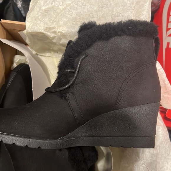 Ugg boot, ugg women boot size 9 - Picture 2 of 5